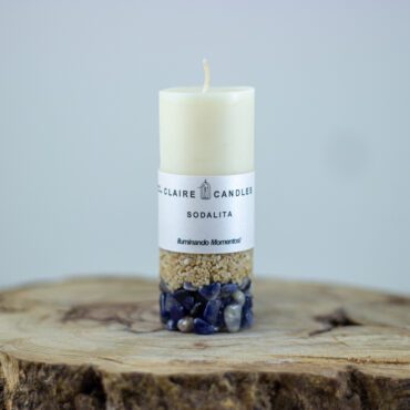Vela Pilar com Base em Pedras Naturais – Sodalita