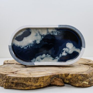Bandeja Decorativa Oval em Resina Ecológica – Azul Abstrato